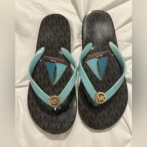 BEACH READY🏖️Michael Kors Aqua Logo Jelly Flip Flops